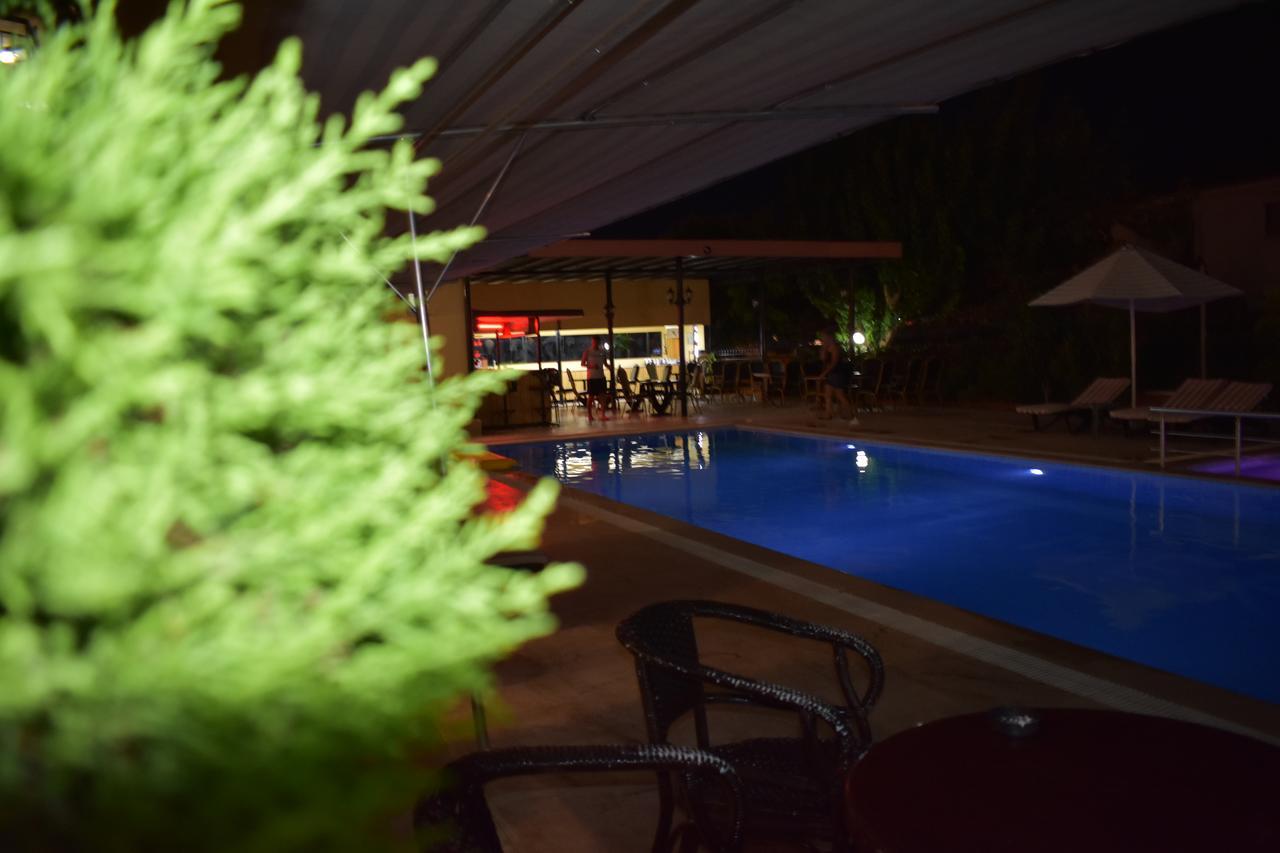 Las Palmeras Hotel Çamyuva Kültér fotó