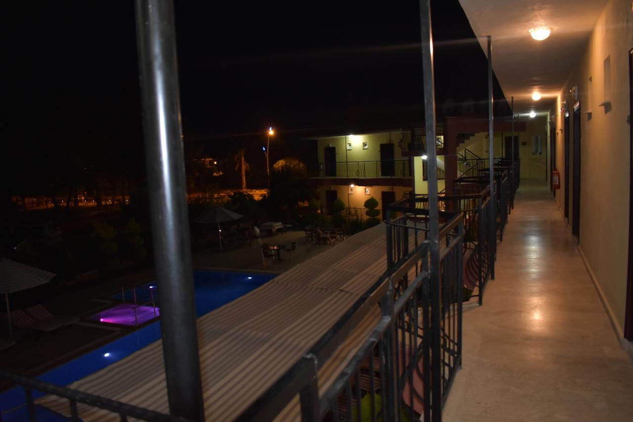 Las Palmeras Hotel Çamyuva Kültér fotó