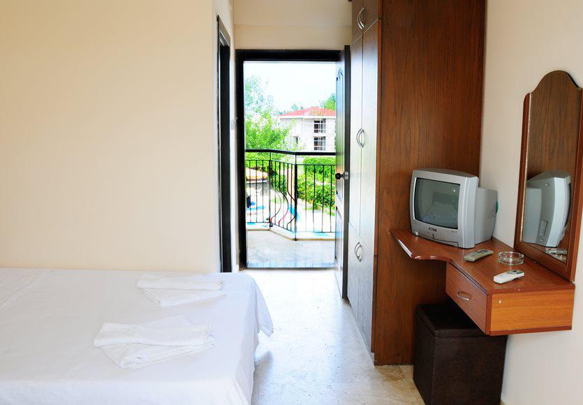 Las Palmeras Hotel Çamyuva Kültér fotó
