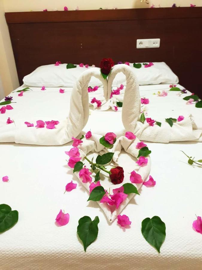 Las Palmeras Hotel Çamyuva Kültér fotó