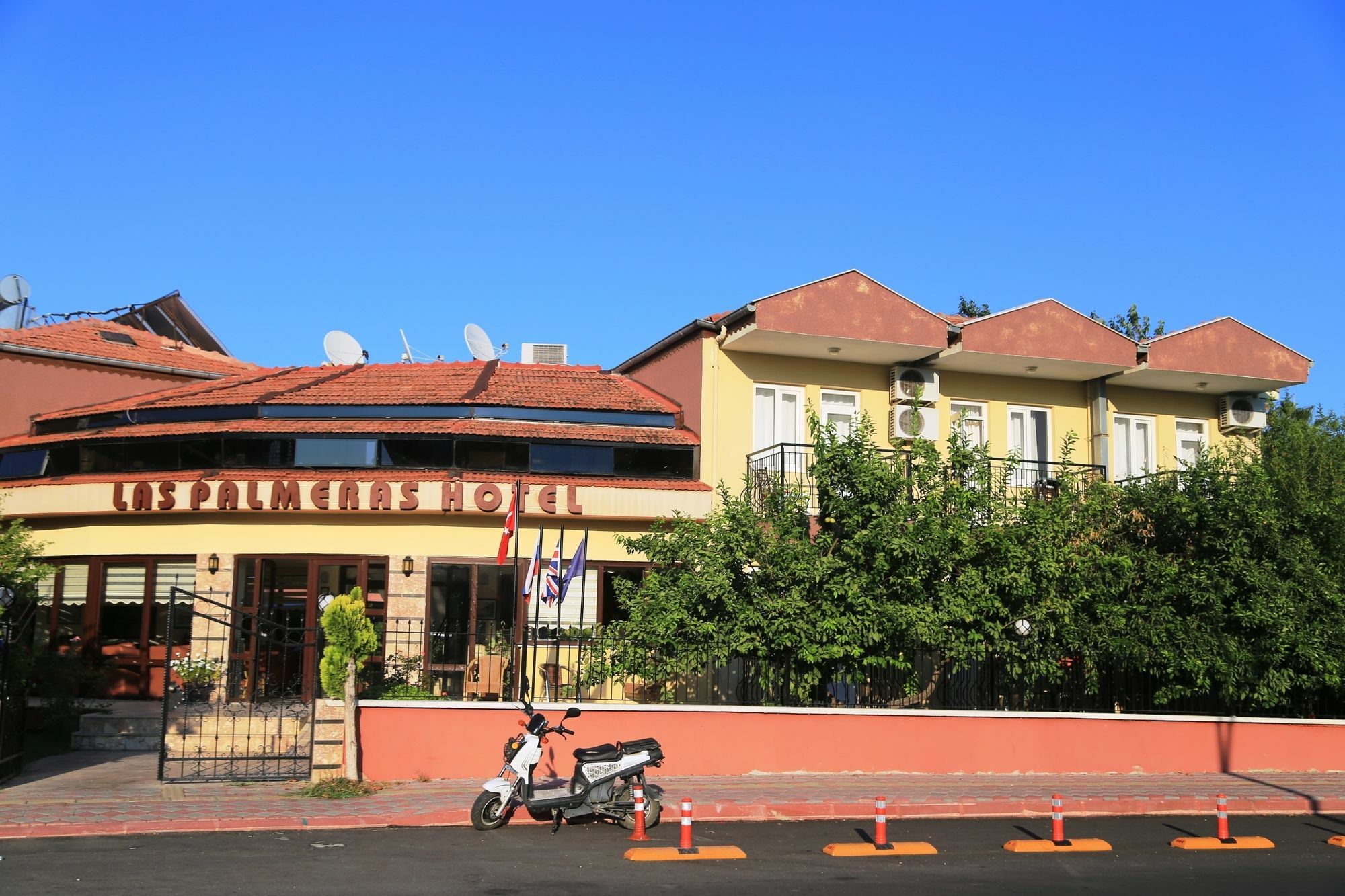 Las Palmeras Hotel Çamyuva Kültér fotó